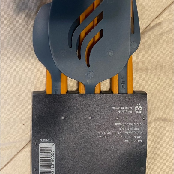 Utensil & XBowl Camping Utensils and Collapsable Camping bowl - Picture 3 of 9